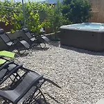 Lagoon, Hvar Island Apartment Vrboska