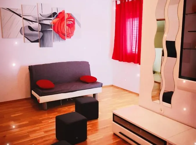 Lagoon, Hvar Island Apartment *