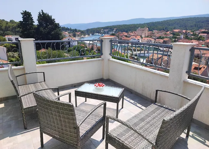 Lagoon, Hvar Island Apartment